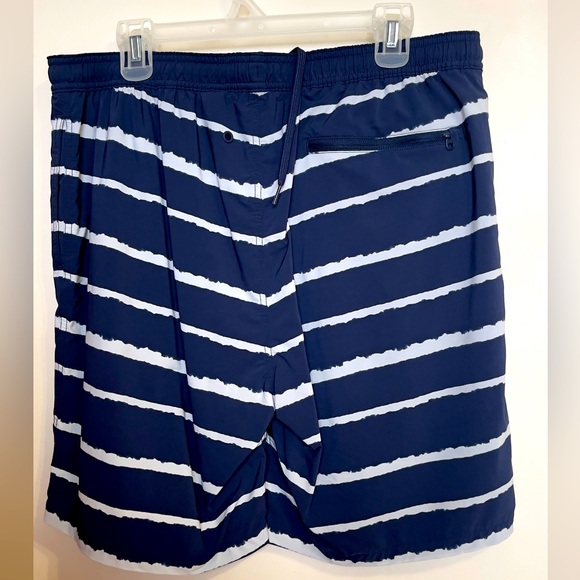 Kirkland Signature Men's Swim Shorts.
Size US XL - Picture 4 of 6